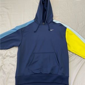 Size Small, Women’s Oversized Dri-Fit Thermal Nike Hoodie. Unused